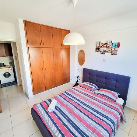 Seaside Heaven Apartment With Pool Larnaca Buitenkant foto