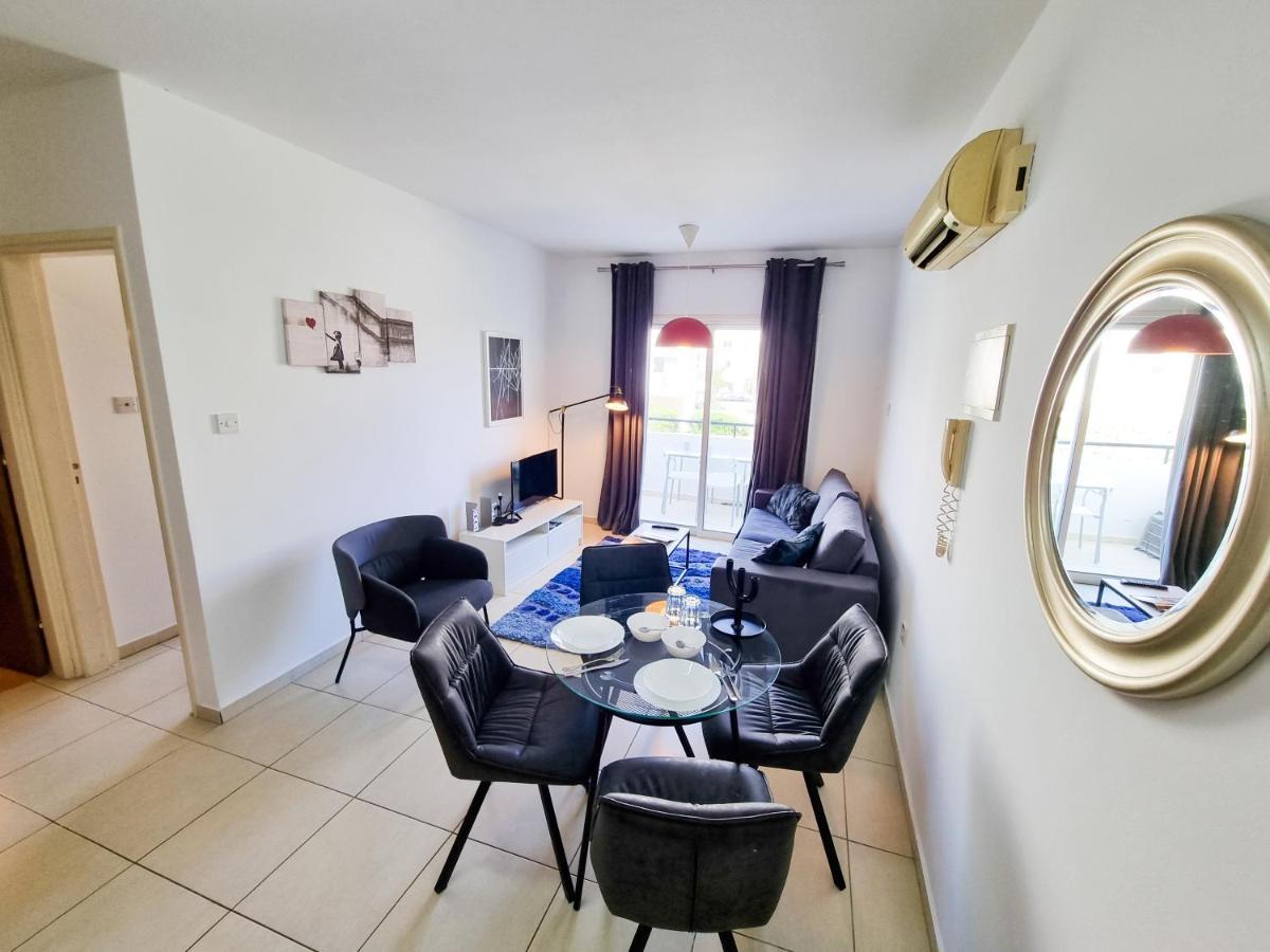 Seaside Heaven Apartment With Pool Larnaca Buitenkant foto