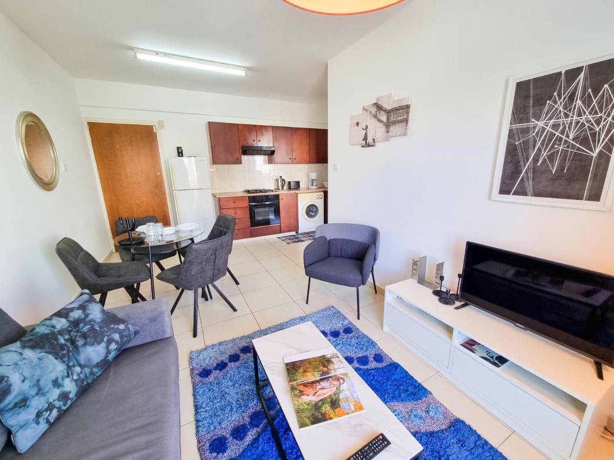 Seaside Heaven Apartment With Pool Larnaca Buitenkant foto